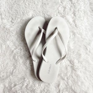 USED WORN DIRTY FLIPFLOPS